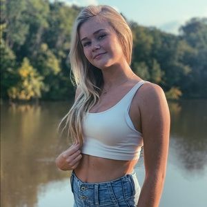 Meet your Posher, Hallie